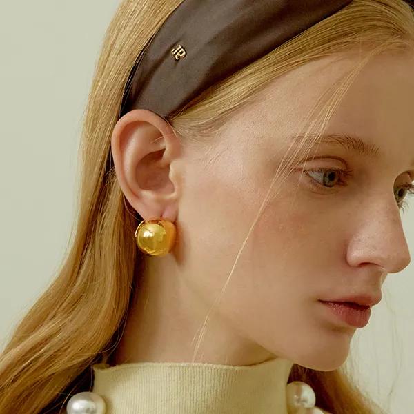 Gold Ball One-Touch Cow Earrings BLSE007