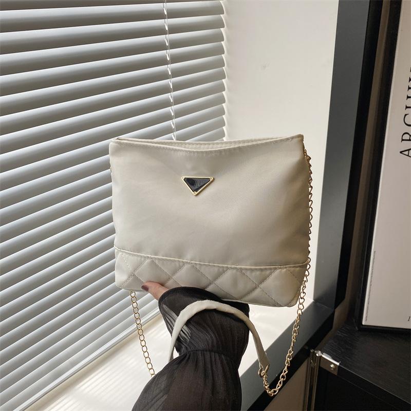 Large capacity Oxford cloth bag women's summer 2025 new fashion diamond chain messenger bag premium bucket bag