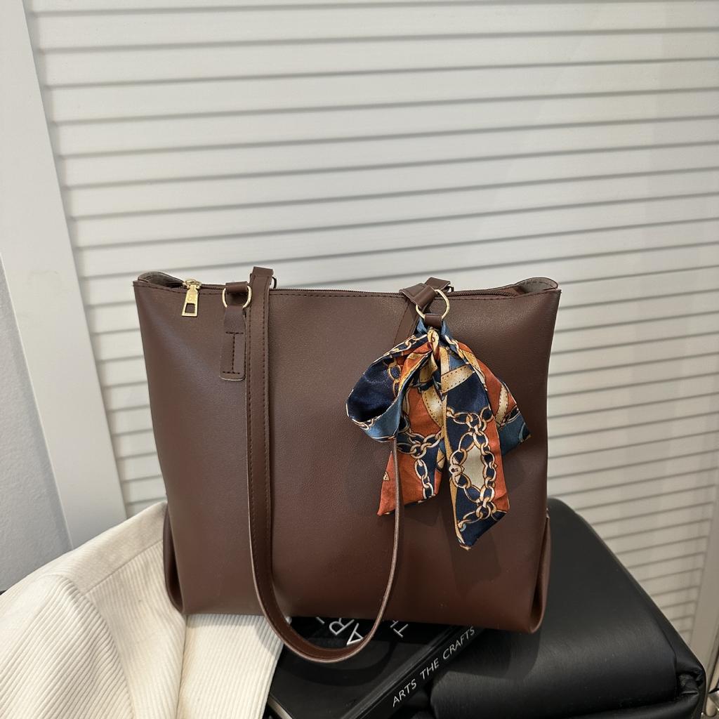 Wholesale 2025 New Fashion Trend Portable Women's Bag Retro Shoulder Simple Commuter Tote Bag