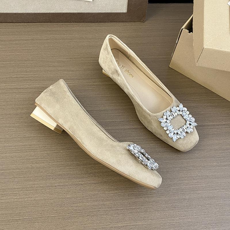 

Square head low-heeled single shoes for women s commuting 2025 new spring and autumn women s shoes, shallow mouth rhinestone square buckle, not tired 40