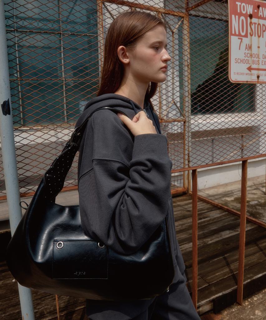 Leterie Buckle Reversible Shoulder Bag_4Color