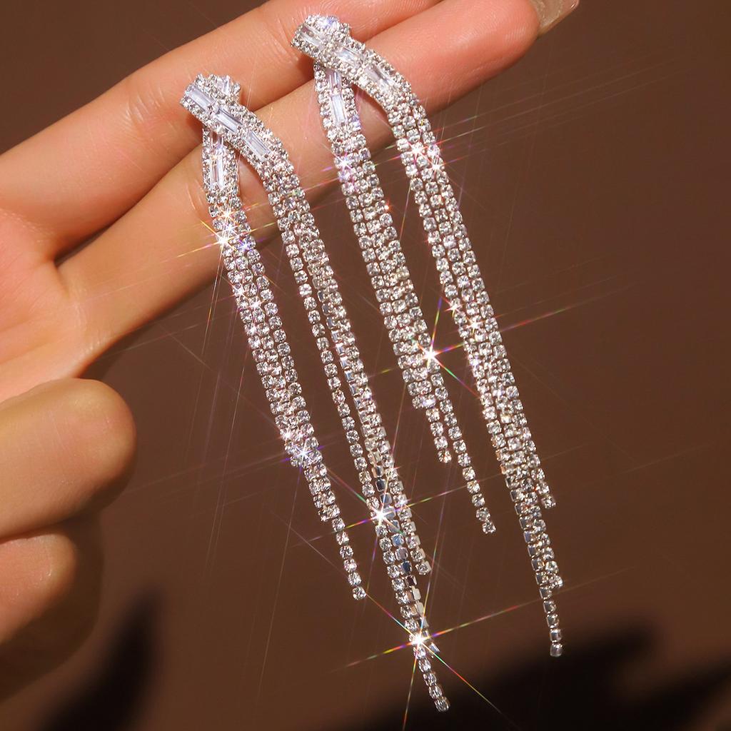 Super Flash Claw Chain Temperament Geometric Diamond-Encrusted Rhinestone Long Fringed Earrings Women'S Exaggerated Banquet Earrings Studs