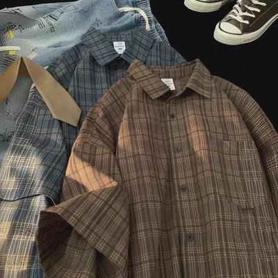 Pánska letná košeľa s krátkym rukávom vo vintage kockovanom štýle – retro ležérny štýl