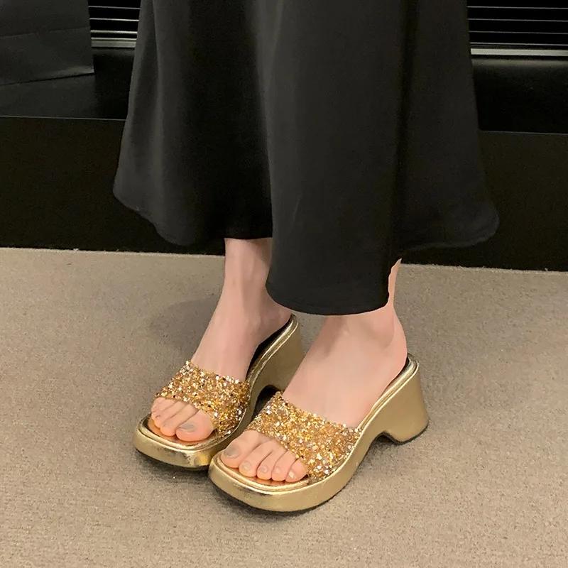 

Женские тапочки на блочном каблуке, золотистые босоножки на платформе, повседневные туфли на высоком каблуке, танкетка, серебристые летние дизайнерские тапочки 35 золотой