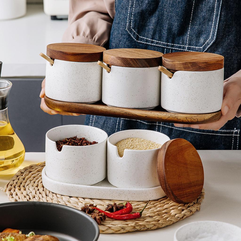 Japanese Style Ceramic Seasoning Jar Set Spice Jar Bottle With Spoon Kitchen Sugar Salt Spices Storage Box with Tray Pepper Jar