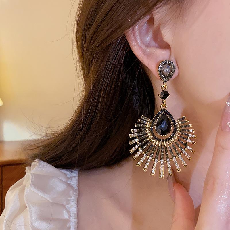 Vintage exaggerated water drop fringed earrings French retro court style earrings Medium antique earrings