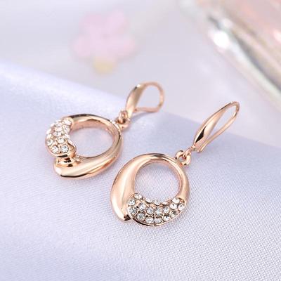 Zweifarbige Ohrringe aus Roségold und Weißgold mit runden Vollpavé-Diamanten