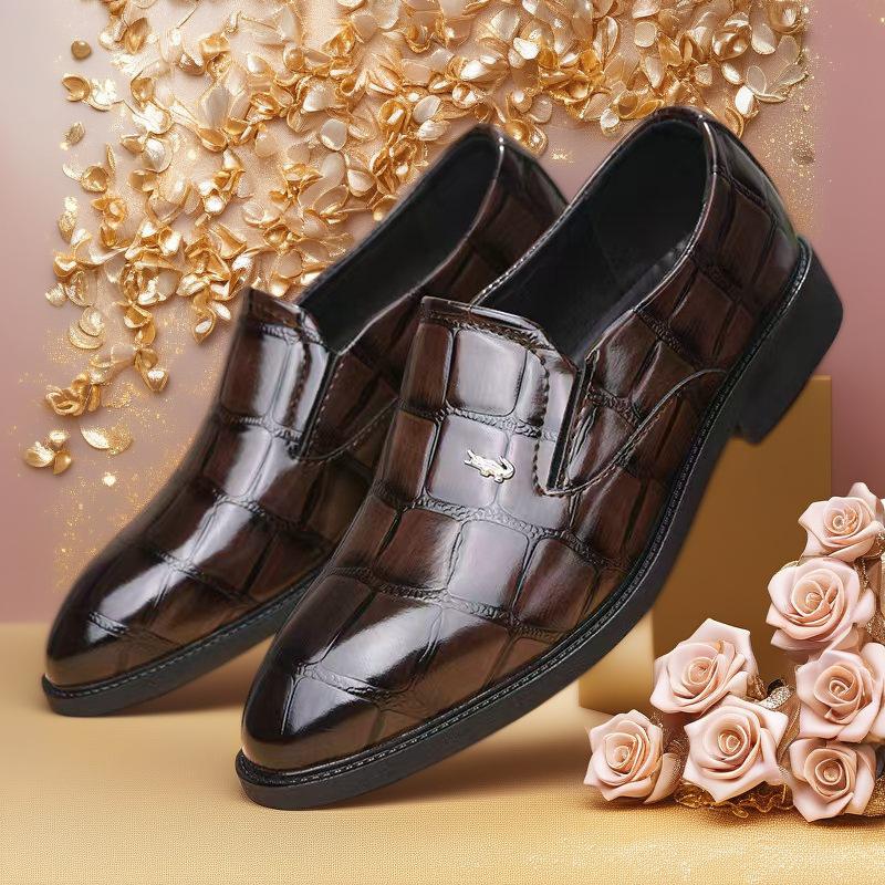 

Large size glossy plaid pattern men s spring 2025 young British style small leather shoes lazy one pedal men s shoes 47