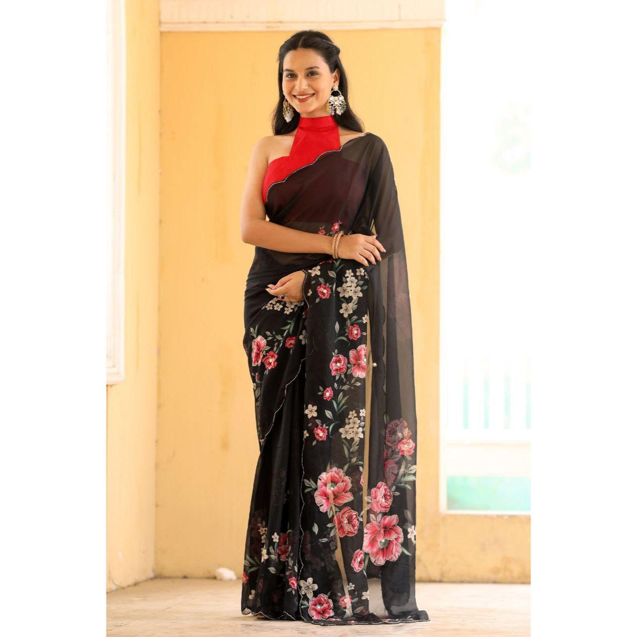 

Он имеет всю цифровую печать с *ручной работой. (Хатли) работа* *Сари с цифровой печатью