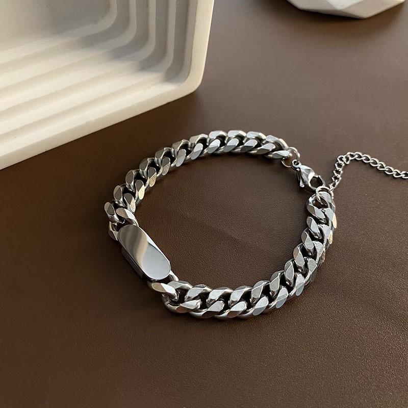 Titanium Steel Non-Fading Women's Hip-Hop Cuban Chain Necklace - Trendy European & American Street Style Clavicle Accessory