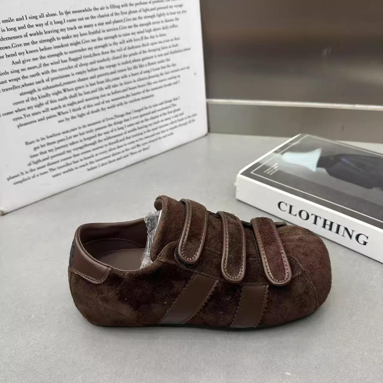 

Inner height increase Small Mary Jane shoes Women s 2025 new Chinese style embroidered cheongsam with skirt big head single shoes 35