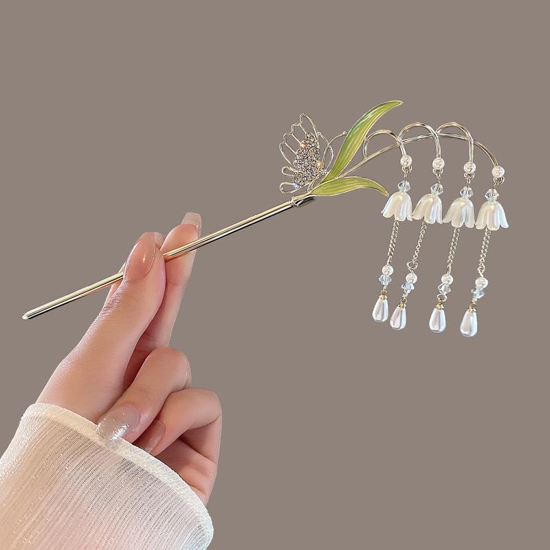 Four Seasons Chinese Tassel Hairpin: Ancient Style Hanfu with Fresh Pearl and Jiangnan Classical Cheongsam Hair Accessory