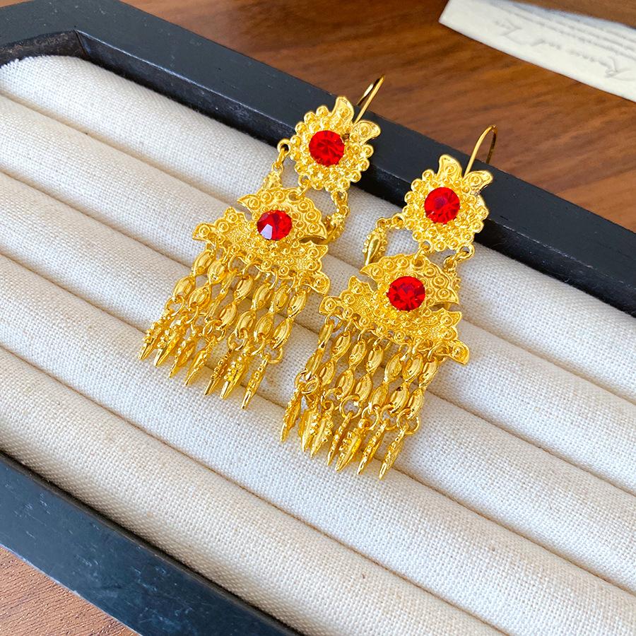 

Diamond pleated fan-shaped flower fringed ear hook retro high-end earrings fashion niche design earrings