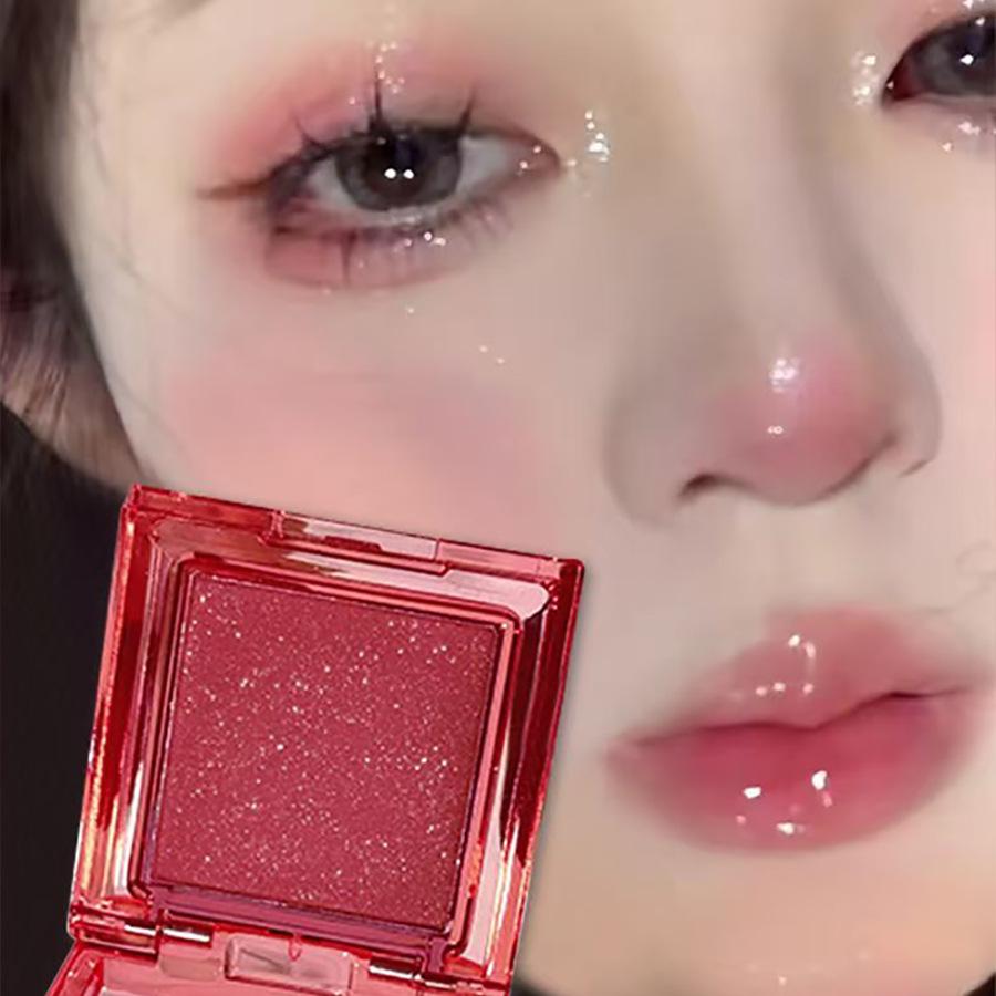 

QMN Green Peach Blush: Sheer Shimmer Highlight for a Natural, Sweet Glow.