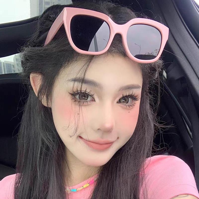 New Pink Women'S Sunglasses Classic Elegant Ultra Light Sun Glasses Women Outdoor Street Photography Glasses Uv400 Eyewear