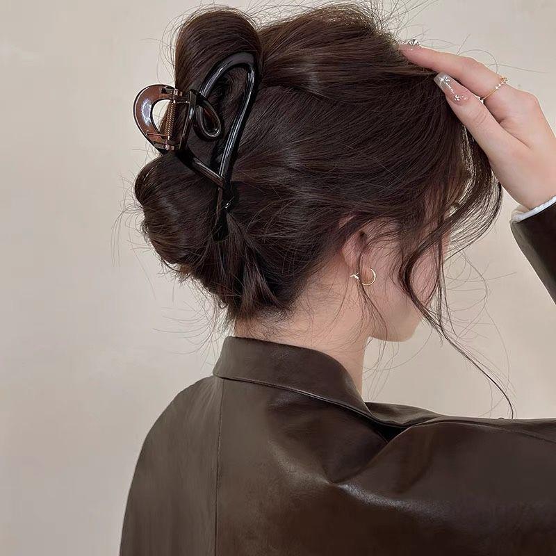Elegant Large Hair Claw Clip for Thick Hair - High-End Korean Updo Shark Clip