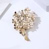 Bouquet Pearl Brooch Temperament Creative Elegant Pin for Women Coat Trench Coat Accessory Exquisite Hypoallergenic Long-Lasting Color Gift
