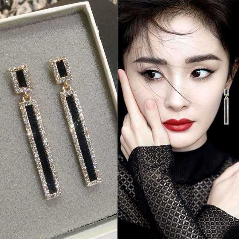 Simple and versatile geometric long earrings Women s simple crystal earrings Korean pendant temperament long earrings