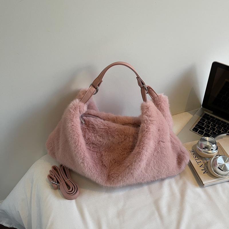 Casual plush bag women's autumn and winter new fashion simple niche fluffy shoulder bag women