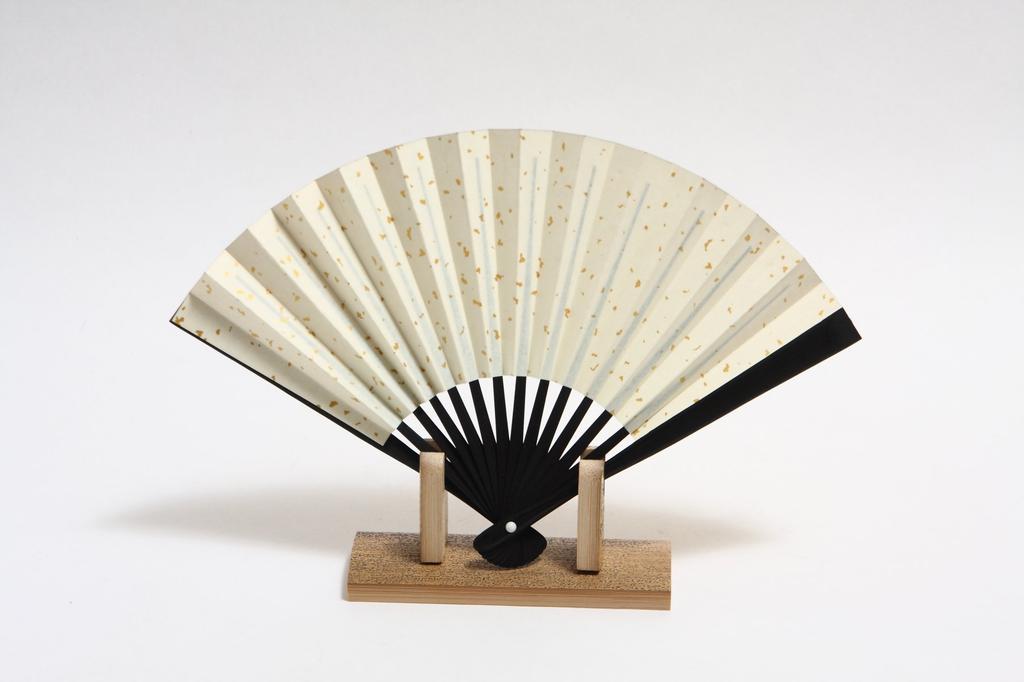 Hasegawa Kyoto Decorative Fan with Black-Dyed Ribs and Stand, Boxed (Cherry Blossom Design, 5-inch)