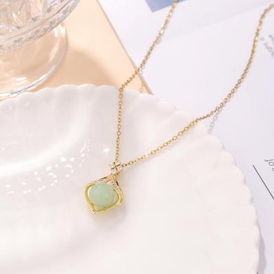 Collier Pendentif Clavicule Élégant et Polyvalent - Design de Luxe, Style Célébrité Internet.