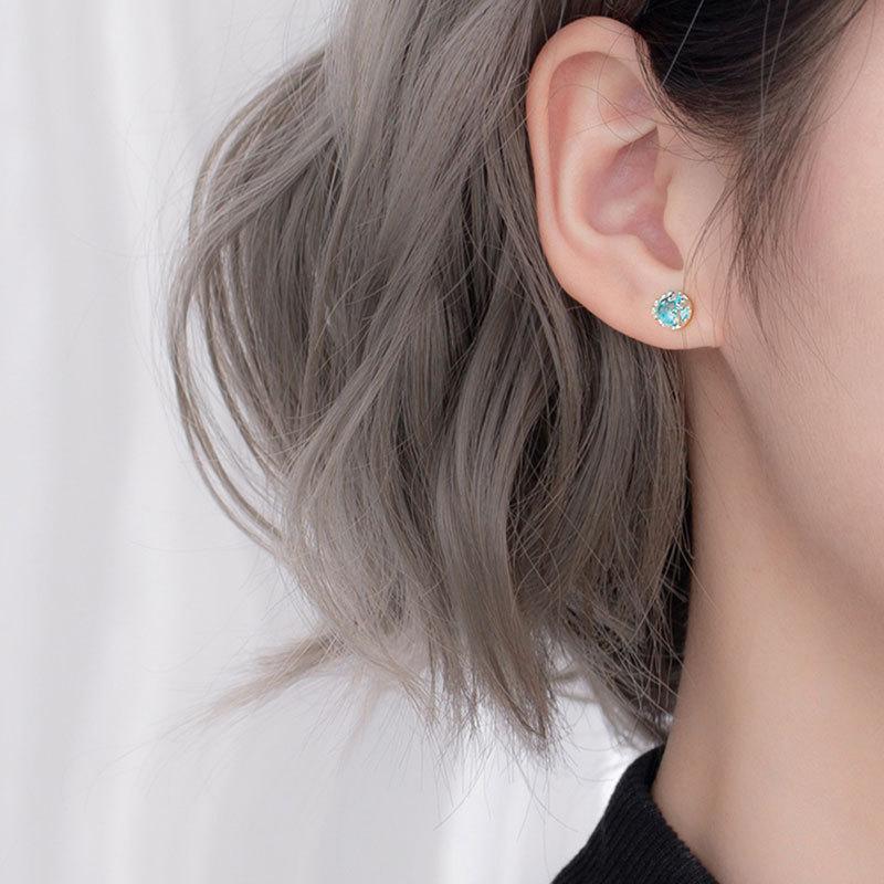 Kryształowe kolczyki proste dla kobiet małe i wszechstronne kolczyki dla kobiet w stylu koreańskim osobowość świeże kolczyki