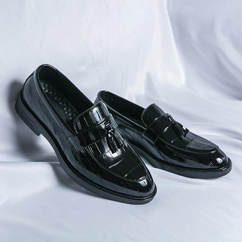 Men Shoes Green Black Loafers Men PU Embossed Pattern Tassel Decoration Round Toe Business Formal Shoes Large Sizes 38-46