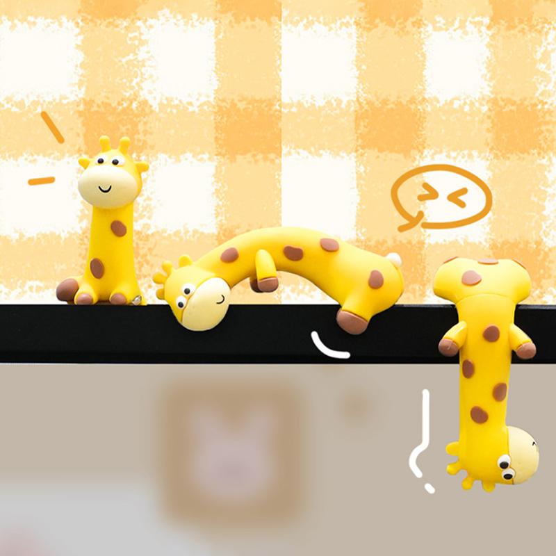 Rubber Giraffe Ornament Groove Pasted Giraffe Figurines Cartoon Giraffe Model Car Decoration Computer Screen Display Ornament