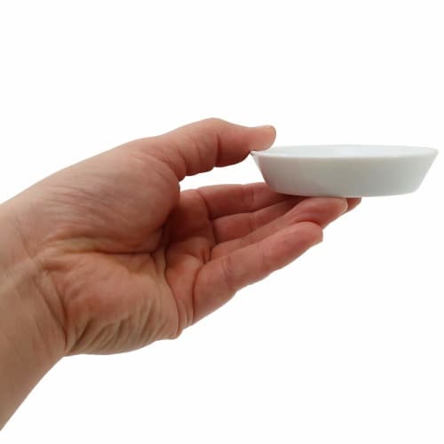 Kanesho Pottery "Doraemon" Soy Sauce Dish with a Removable Face, Small Plate, Doraemon Merchandise, Adult Gift, Soy Sauce Dish, Approx. 8cm Diameter,