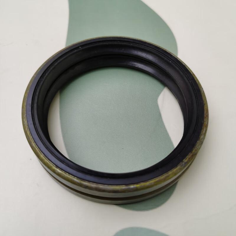 HUCHEN Dongfeng Tianjin EQ1120GA Semi-Axle Oil Seal