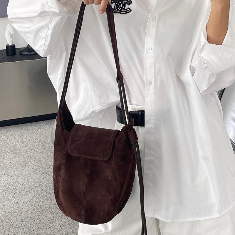 High-end Leather Single-shoulder Underarm Bag Fashionable Soft Leather Laid-back Style Crossbody Saddle Bag