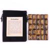 Set di 25 Pietre Runico Incise Alfabeto Futhark Antico Pietra Naturale Cristallo Curativo Reiki Meditazione Divinazione con Sacchetto di Velluto