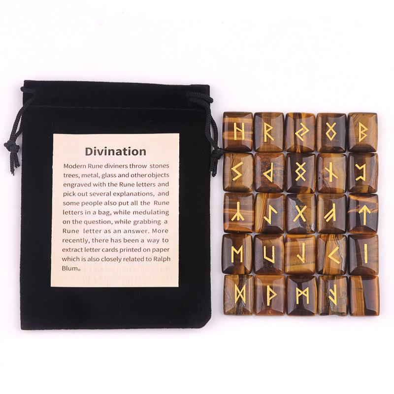 Set di 25 Pietre Runico Incise Alfabeto Futhark Antico Pietra Naturale Cristallo Curativo Reiki Meditazione Divinazione con Sacchetto di Velluto