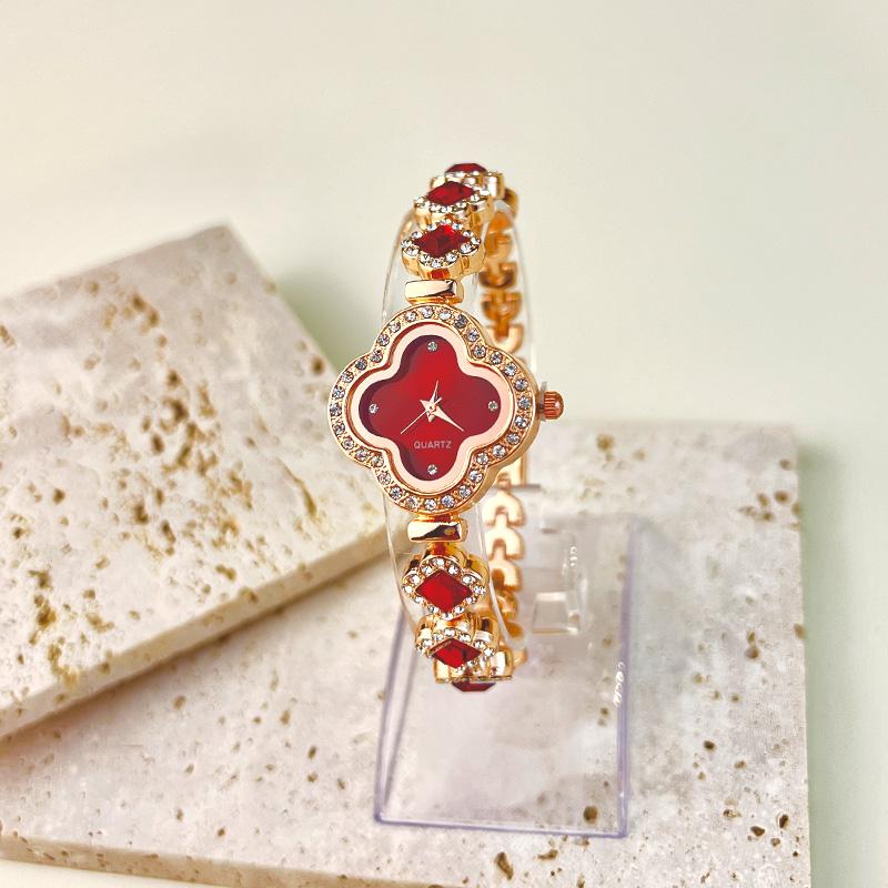 Ladies Classic Quartz Watch Embedded Rhinestone Bracelet Wristwatch