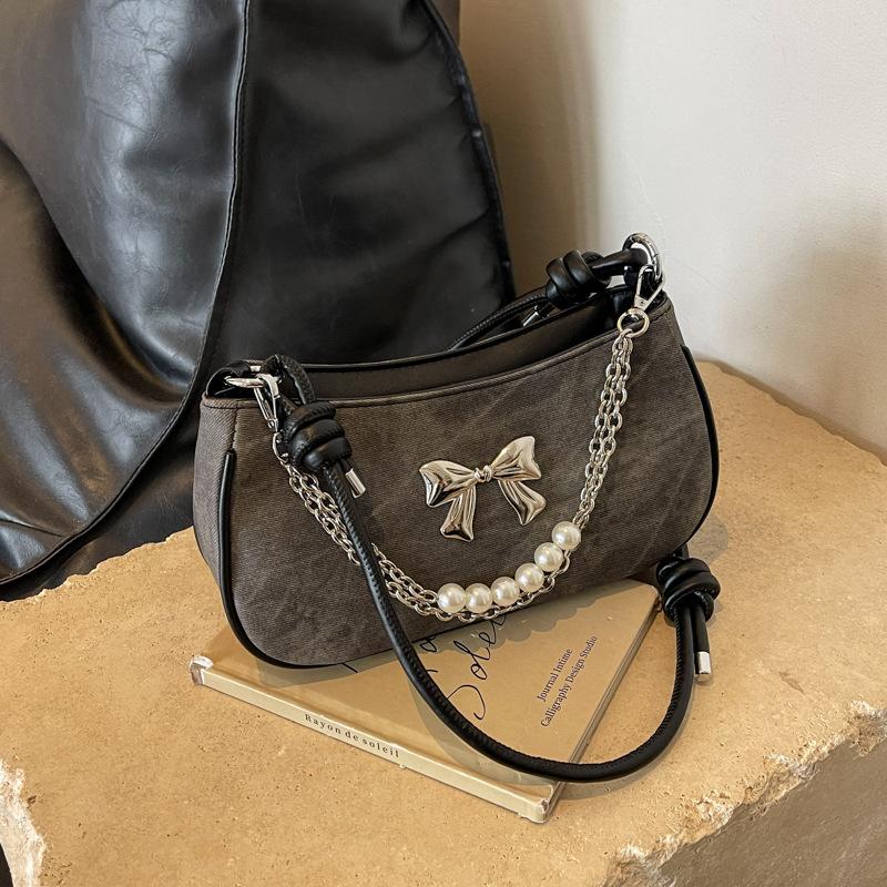 2025 Trendy dámská kabelka z PU přes rameno s motýlkem do podpaží pro každodenní použití