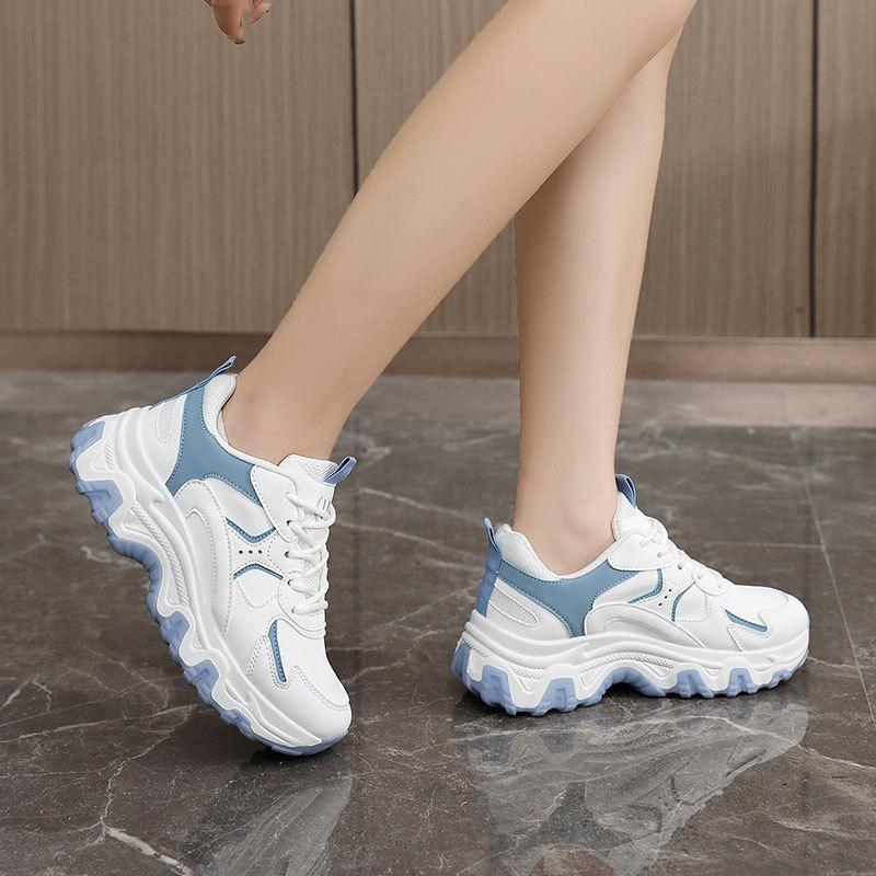 Novos Sapatos Casuais 2026 Primavera/Outono Sapatos Femininos Tênis Casuais Color Block Baixo Aumento de Altura Sapatos Femininos