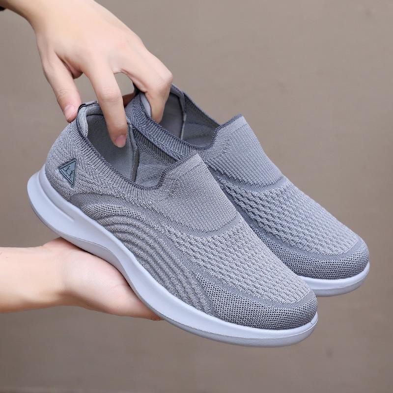 2025 New Style Shoes Casual Men Shoes Soft Sole Breathable Fashionable Light Slipper Women Shoes Single-layer Shoes