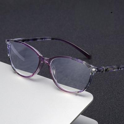 Occhiali da lettura a molla sono leggeri e a prova di luce blu. Occhiali da donna stampati alla moda.