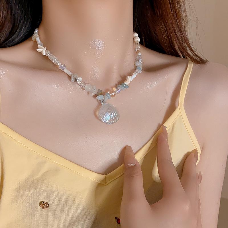 Dopamine Ocean-Inspired Clavicle Necklace: Acrylic Seashell, Starfish, Imitation Pearl, for Women with High-End Style.