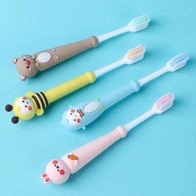 Dreiseitige, kreative Zahnbürste mit Cartoon-Motiv für Babys im Alter von 3–10 Jahren, Mundreinigung, kleiner Kopf, Zahnbürsten mit weichen Borsten für Kinder