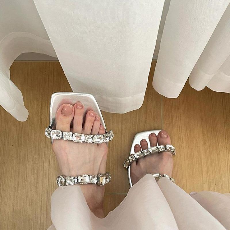 Damen Hausschuhe Luxus Strass Quadratkopf Hausschuhe Sommer Zehenfrei Flache Hausschuhe für Damen Sexy Diamant Bankettkleid Slies