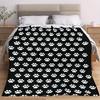 1pc Dog Paw Print Fleece Blanket, Soft Plush Flannel Throw For Pet Lovers, Cozy Bedding, Home Decor - Black And White