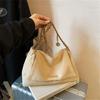 Perfektní Lily Dámská Vintage Velká Crossbody Taška přes Rameno Elegantní Kabelka s Odnímatelným Popruhem Odolná pro Běžné i Formální Události