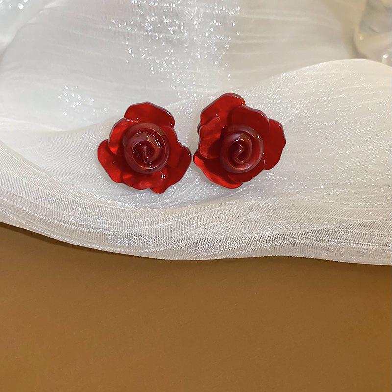 2024 Exquisite High-End Retro Silver Needle Red Heart Flower Earrings for Women
