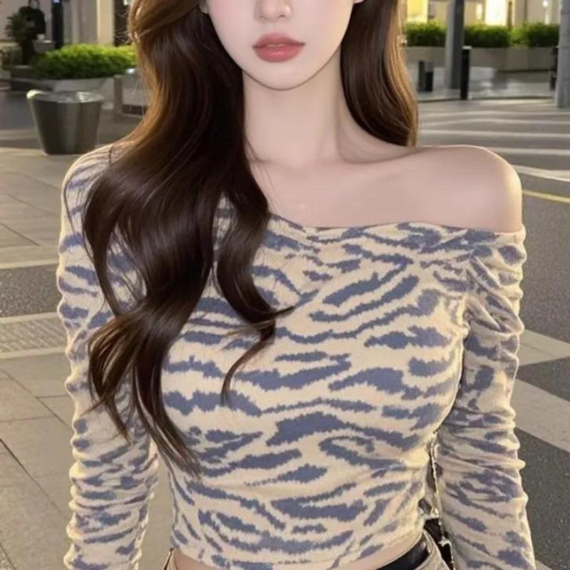 

Leopard Print Slope Neck Long-sleeved Bottoming Shirt for Women in Autumn Tees New Temperament Slimming Versatile Top S