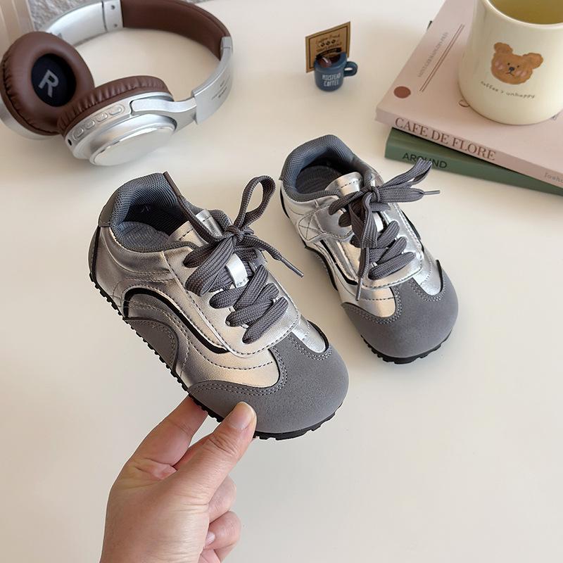 Children's shoes 2025 spring and autumn new boys' fashion versatile board shoes girls' sports shoes medium and small children's trendy German trainin
