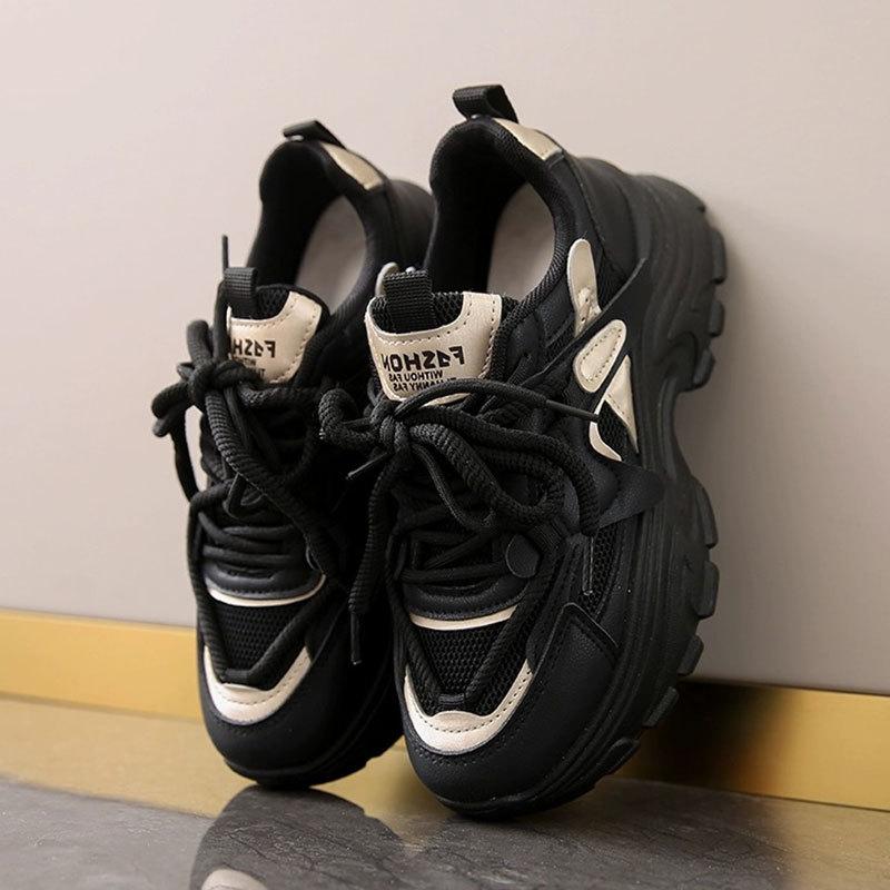 Vielseitige kleine Männerhöhenplattform-Sneaker Damen Frühling neue atmungsaktive Mesh-Dad-Schuhe