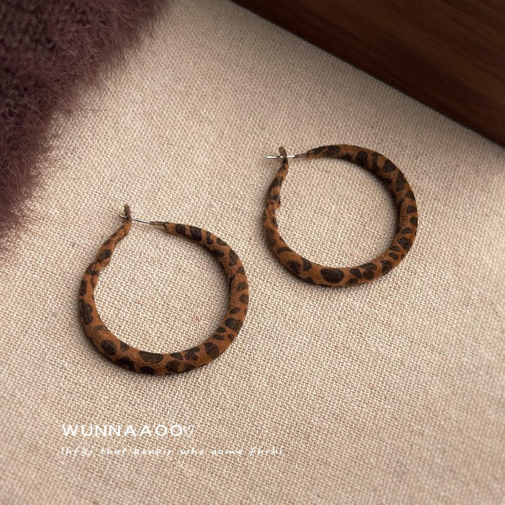 Горячие осенние и зимние, леопардовый принт, флокирование, преувеличенный стиль, геометрические серьги, взрывные серьги-иглы