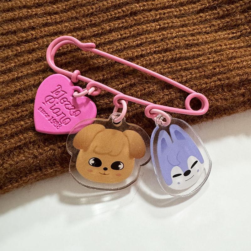 

SKZOO cartoon with the same acrylic double pin keychain accessories pendant accessories around
