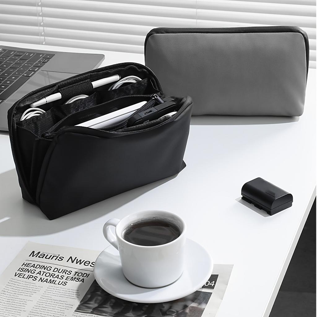 High Quality' Portable Tech Organizer Suitable for Sports Cameras, USB Drives, Cables & Chargers - Compact Travel Storage with Internal Compartments,